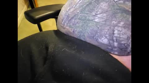 Snapshot of hornynpa chatting on October 28, 11:07 pm Say hi if horny online show from October 28, 11:07 pm