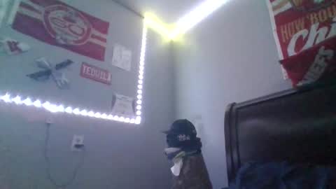 Snapshot of hornypierceddad chatting on April 5, 12:30 am hornypierceddad online show from April 5, 12:30 am