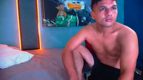 hornyshow1 online show from May 8, 11:59 am