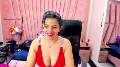 hornyskinny26 online show from May 2, 6:29 am