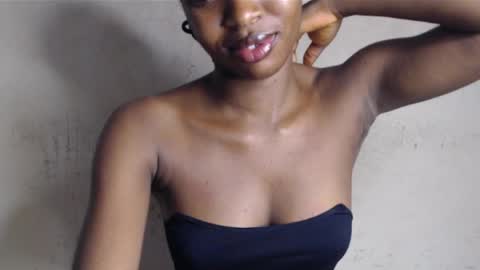 Bella online show from May 9, 4:34 pm