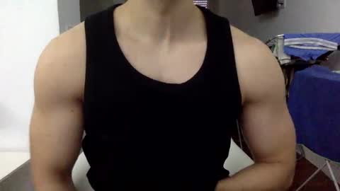 hornyspaniard93 online show from April 25, 12:52 pm