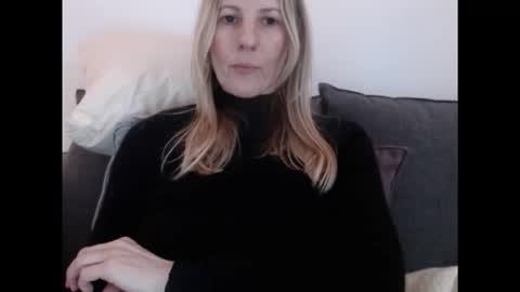 Snapshot of hornyssima chatting on March 23, 4:33 pm Hornyssima online show from March 23, 4:33 pm