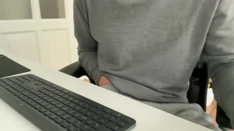 Snapshot of hornysteve_69 chatting on October 9, 7:17 am Steve online show from October 9, 7:17 am