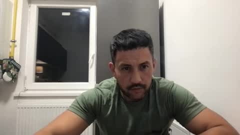 Snapshot of horsechris chatting on April 29, 8:59 pm Chriss90 online show from April 29, 8:59 pm