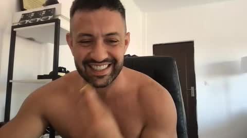 Snapshot of horsechris chatting on May 26, 9:38 am Chriss90 online show from May 26, 9:38 am