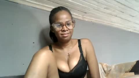 Snapshot of hortansiaa chatting on June 17, 10:43 pm Hortansiaa online show from June 17, 10:43 pm