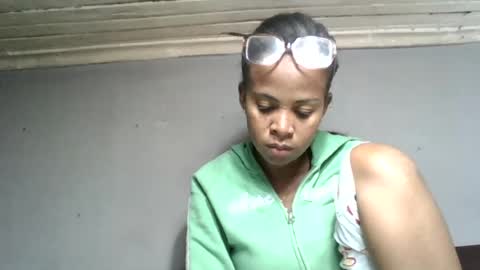 Snapshot of hortansiaa chatting on June 21, 12:52 pm Hortansiaa online show from June 21, 12:52 pm