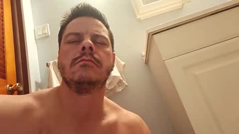 Snapshot of horvat2812 chatting on February 11, 5:34 am horvat2812 online show from February 11, 5:34 am