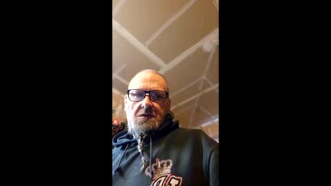 hoss1973_3 online show from December 3, 7:01 pm