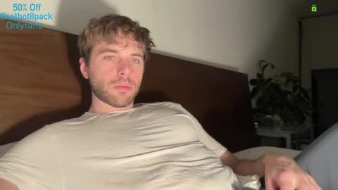 Snapshot of hot8pack01 chatting on February 13, 11:56 pm Edward aka Wolf online show from February 13, 11:56 pm