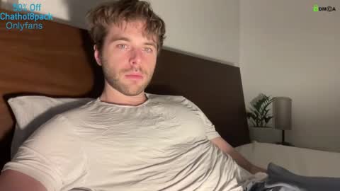 Snapshot of hot8pack01 chatting on February 17, 11:00 pm Edward aka Wolf online show from February 17, 11:00 pm