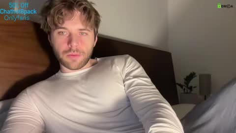 Snapshot of hot8pack01 chatting on February 20, 11:49 pm Edward aka Wolf online show from February 20, 11:49 pm