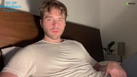 Snapshot of hot8pack01 chatting on February 22, 12:23 am Edward aka Wolf online show from February 22, 12:23 am