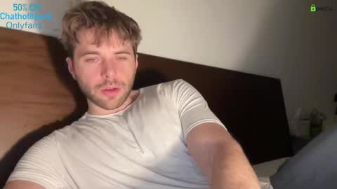 Snapshot of hot8pack01 chatting on February 23, 10:07 pm Edward aka Wolf online show from February 23, 10:07 pm