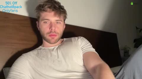 Snapshot of hot8pack01 chatting on February 24, 11:14 pm Edward aka Wolf online show from February 24, 11:14 pm