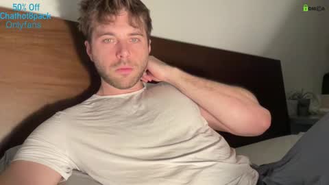 Snapshot of hot8pack01 chatting on March 3, 9:53 pm Edward aka Wolf online show from March 3, 9:53 pm