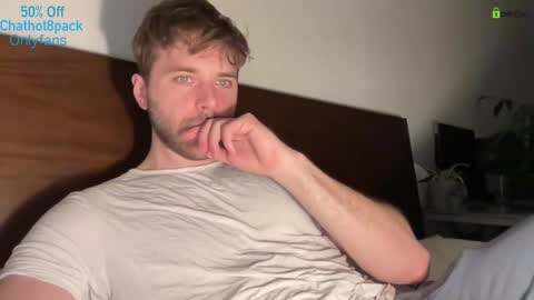 Snapshot of hot8pack01 chatting on March 16, 7:51 pm Edward aka Wolf online show from March 16, 7:51 pm