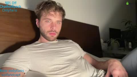 Snapshot of hot8pack01 chatting on April 2, 2:42 am Edward aka Wolf online show from April 2, 2:42 am