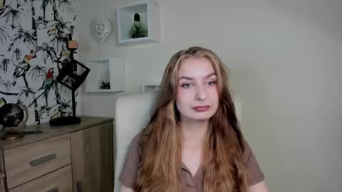 Snapshot of hot_1nina chatting on September 25, 6:17 am NINA online show from September 25, 6:17 am