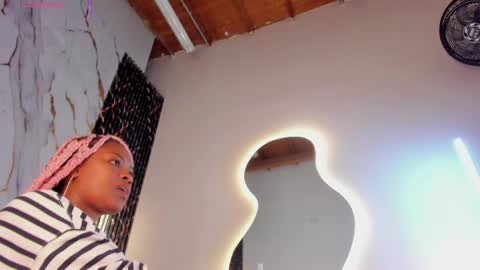 Snapshot of hot__genesis chatting on May 24, 2:05 am hot__genesis online show from May 24, 2:05 am