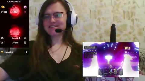 Snapshot of hot_agent chatting on February 4, 10:43 am Mia online show from February 4, 10:43 am