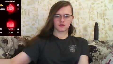 Snapshot of hot_agent chatting on February 7, 7:12 am Mia online show from February 7, 7:12 am