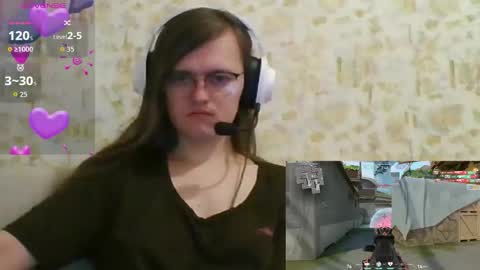 Snapshot of hot_agent chatting on February 13, 12:01 pm Mia online show from February 13, 12:01 pm