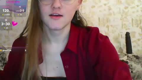 Snapshot of hot_agent chatting on February 14, 10:01 am Mia online show from February 14, 10:01 am