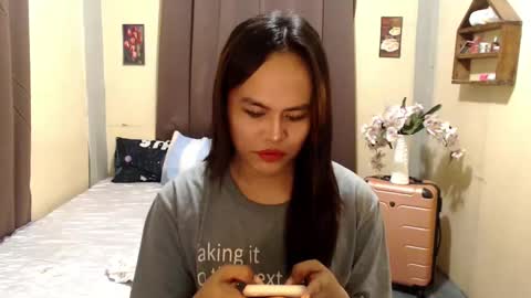Snapshot of hot_babe0802 chatting on December 16, 2:04 am HANNA online show from December 16, 2:04 am