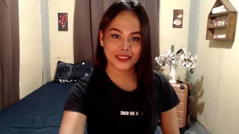 Snapshot of hot_babe0802 chatting on January 6, 2:47 pm HANNA online show from January 6, 2:47 pm