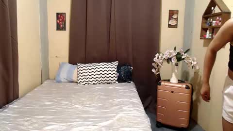 Snapshot of hot_babe0802 chatting on February 7, 4:16 am HANNA online show from February 7, 4:16 am
