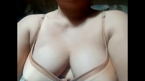 hot_boobs21 online show from December 2, 9:28 pm