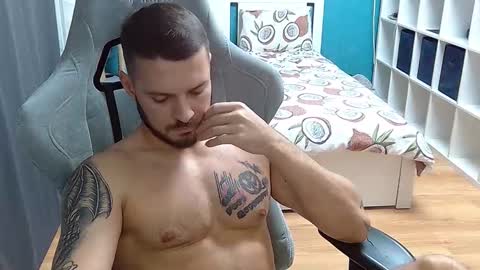 Snapshot of hot_cap_77 chatting on November 7, 4:51 pm hot_cap_77 online show from November 7, 4:51 pm