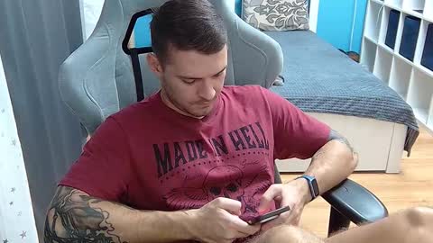 Snapshot of hot_cap_77 chatting on November 27, 5:04 pm hot_cap_77 online show from November 27, 5:04 pm