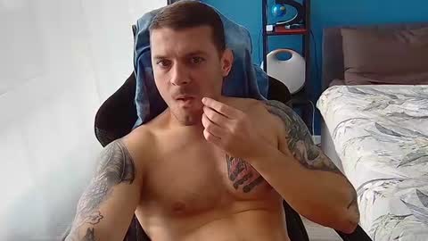 Snapshot of hot_cap_77 chatting on June 18, 2:21 pm hot_cap_77 online show from June 18, 2:21 pm