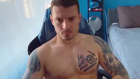Snapshot of hot_cap_77 chatting on June 22, 12:13 pm hot_cap_77 online show from June 22, 12:13 pm