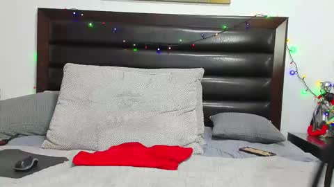 Snapshot of hot_chocolate4u chatting on January 5, 6:33 pm hot_chocolate4u online show from January 5, 6:33 pm