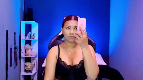 Snapshot of hot_chocolate_4u chatting on September 23, 12:08 pm hot chocolate 4u online show from September 23, 12:08 pm