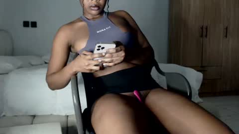 Snapshot of hot_chocoxxxx chatting on December 18, 5:19 pm sonia mis choco online show from December 18, 5:19 pm