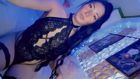 its me CLAUDIA online show from March 3, 6:26 am