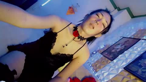 its me CLAUDIA online show from March 6, 8:19 am