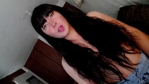 its me CLAUDIA online show from August 2, 4:55 am