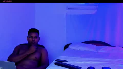 Snapshot of hot_couple07_ chatting on October 16, 3:40 am Hot Couple online show from October 16, 3:40 am