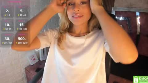 Snapshot of hot_cupid01 chatting on April 8, 10:59 am Valery online show from April 8, 10:59 am
