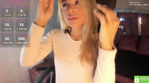 Snapshot of hot_cupid01 chatting on April 10, 10:53 am Valery online show from April 10, 10:53 am