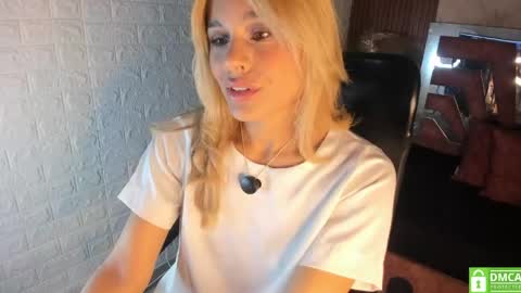 Snapshot of hot_cupid01 chatting on April 27, 11:19 am Valery online show from April 27, 11:19 am
