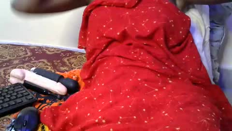 Snapshot of hot_ebony11 chatting on December 2, 1:46 pm chooo pie online show from December 2, 1:46 pm