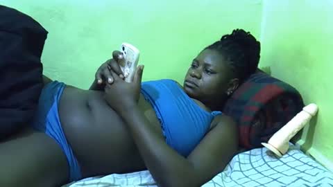 hot_girlly online show from December 17, 5:24 am