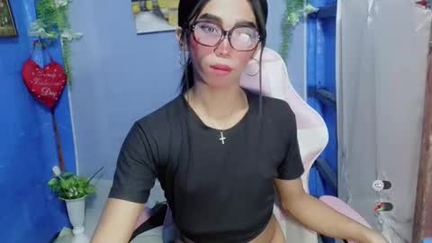 Khianna online show from March 5, 1:40 pm